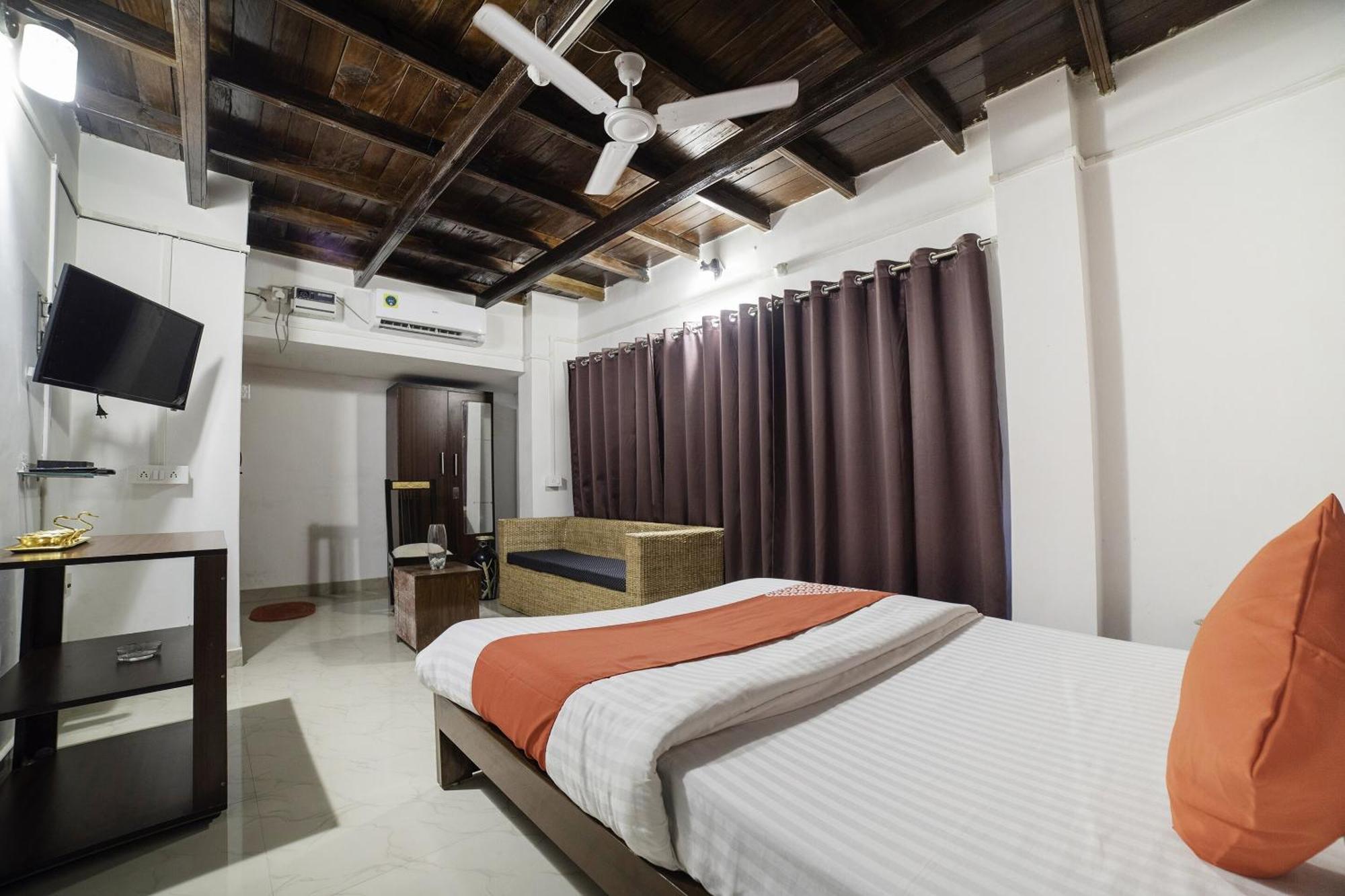 Hotel O Highland Manor Guwahati Exteriör bild